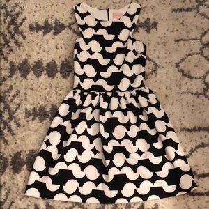 Love...ady black and white A line dress